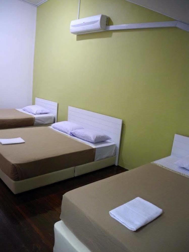 Voyage Cottage Lodge Malacca Exteriör bild